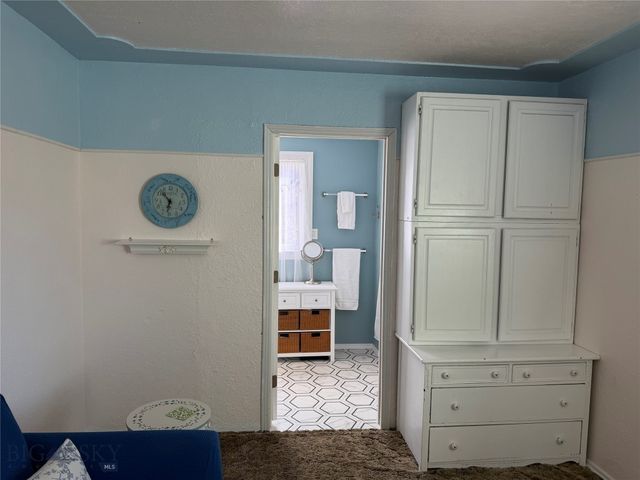 411 S 12th Street, Livingston, MT 59047