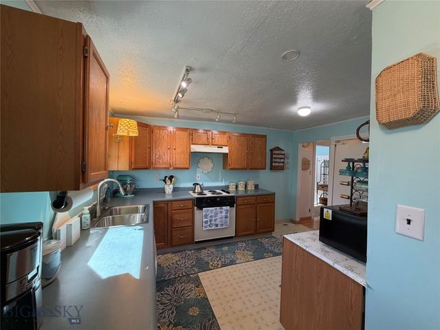411 S 12th Street, Livingston, MT 59047