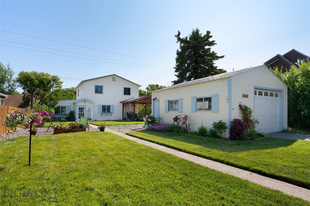 411 S 12th Street, Livingston, MT 59047