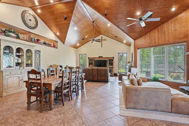 17 NW Burr Oak Dr, Lawton, OK 73505
