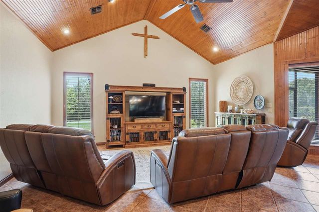 17 NW Burr Oak Dr, Lawton, OK 73505