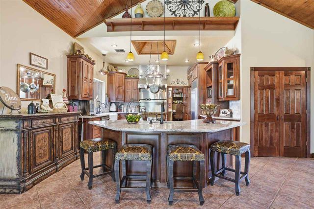 17 NW Burr Oak Dr, Lawton, OK 73505