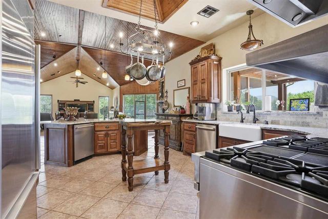 17 NW Burr Oak Dr, Lawton, OK 73505