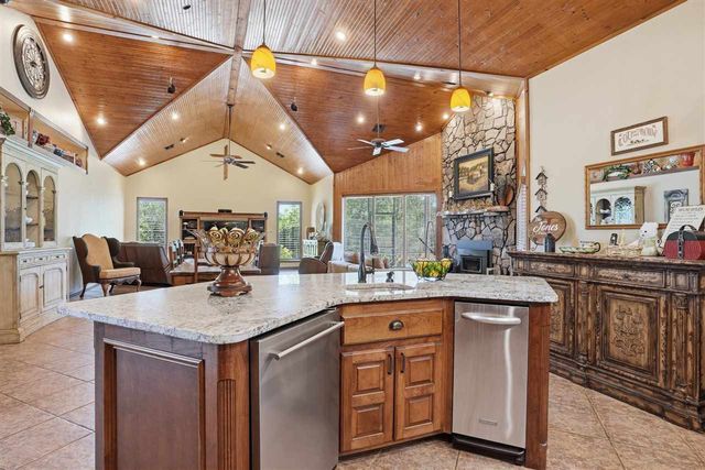 17 NW Burr Oak Dr, Lawton, OK 73505