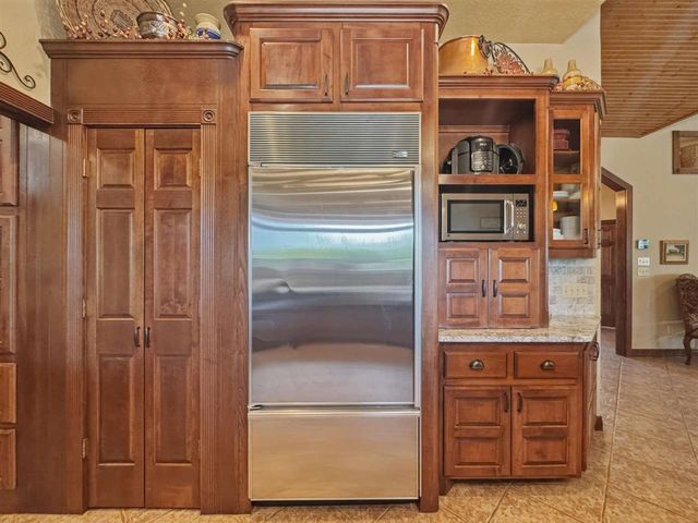 17 NW Burr Oak Dr, Lawton, OK 73505