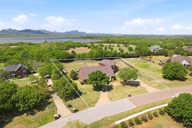 17 NW Burr Oak Dr, Lawton, OK 73505