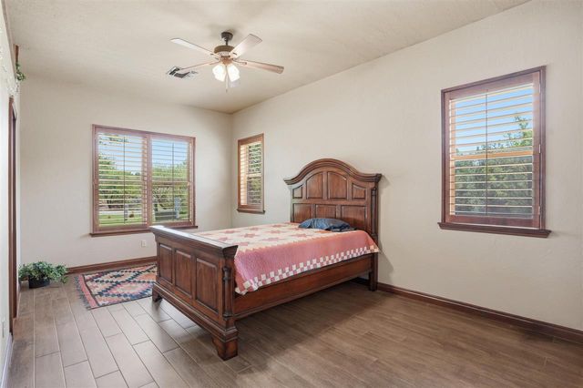 17 NW Burr Oak Dr, Lawton, OK 73505