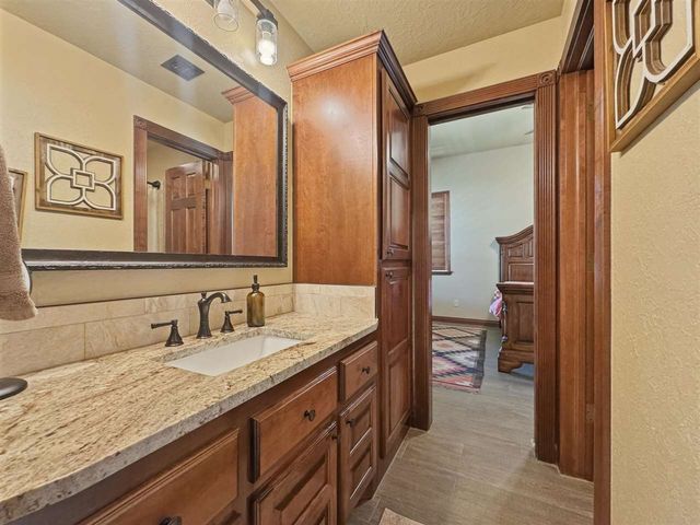 17 NW Burr Oak Dr, Lawton, OK 73505