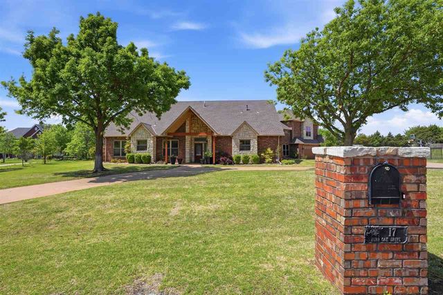 17 NW Burr Oak Dr, Lawton, OK 73505