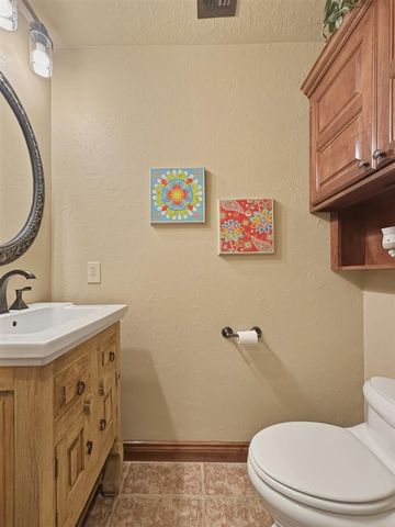 17 NW Burr Oak Dr, Lawton, OK 73505