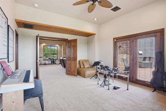 17 NW Burr Oak Dr, Lawton, OK 73505