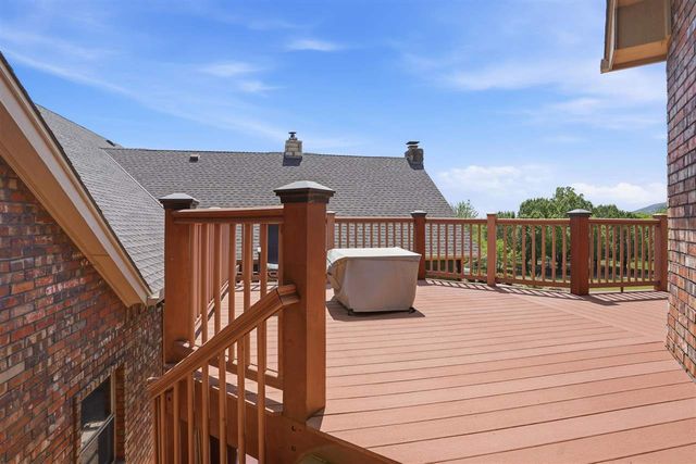 17 NW Burr Oak Dr, Lawton, OK 73505