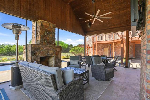 17 NW Burr Oak Dr, Lawton, OK 73505
