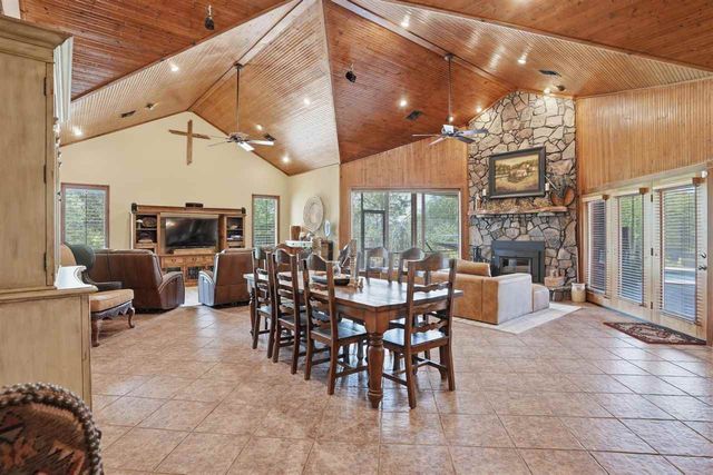 17 NW Burr Oak Dr, Lawton, OK 73505