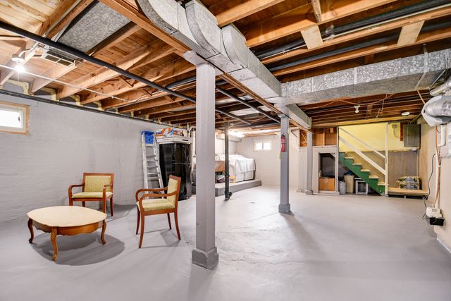 5551 S Kenneth Avenue, Chicago, IL 60629