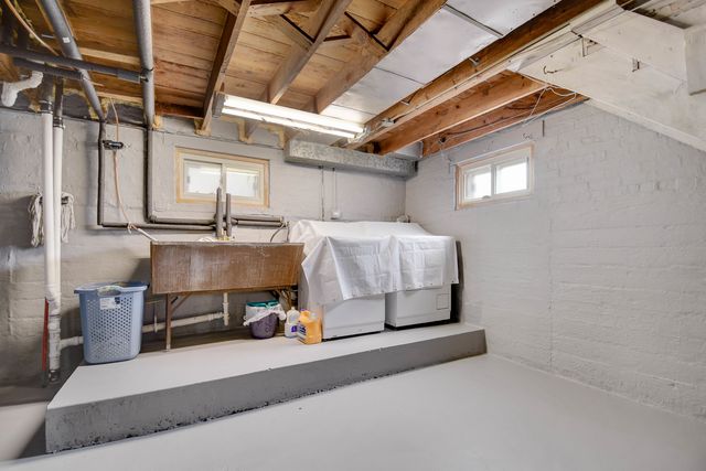 5551 S Kenneth Avenue, Chicago, IL 60629