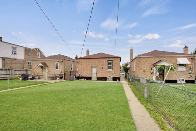 5551 S Kenneth Avenue, Chicago, IL 60629