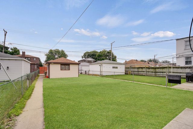 5551 S Kenneth Avenue, Chicago, IL 60629