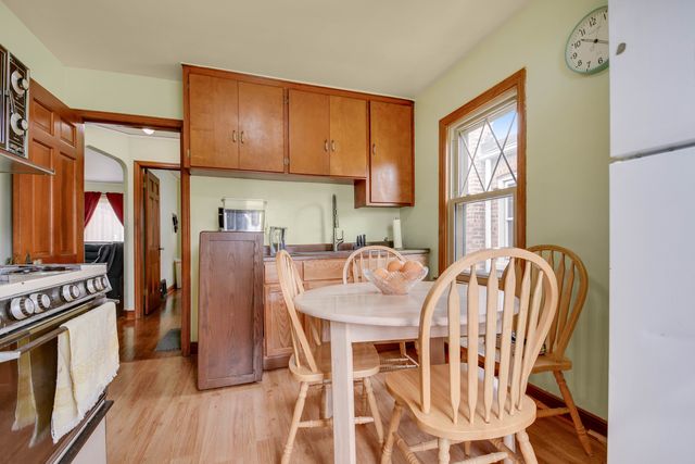 5551 S Kenneth Avenue, Chicago, IL 60629