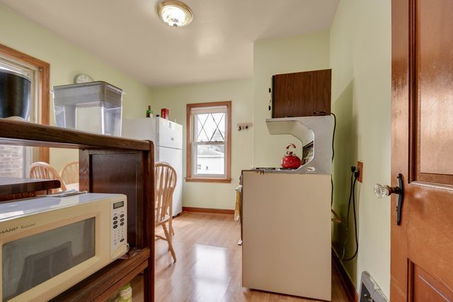 5551 S Kenneth Avenue, Chicago, IL 60629