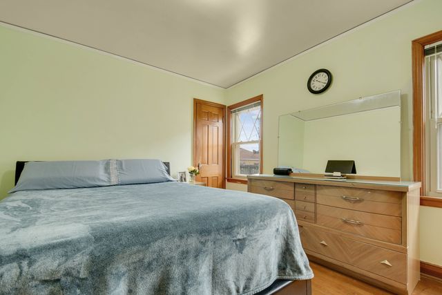 5551 S Kenneth Avenue, Chicago, IL 60629