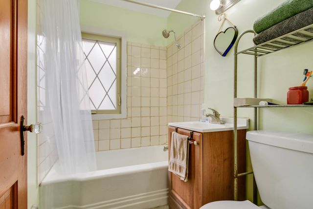 5551 S Kenneth Avenue, Chicago, IL 60629