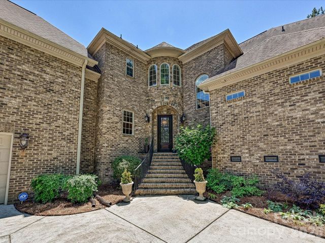 275 Palm Cove Way, York, SC 29745