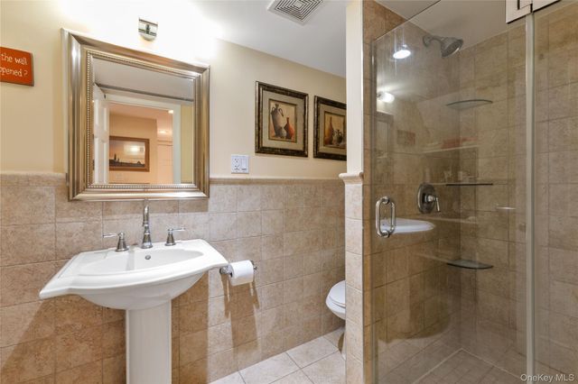 7718 83 Street, Glendale, NY 11385