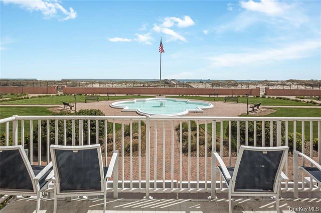 2 Richmond Road 6M, Lido Beach, NY 11561