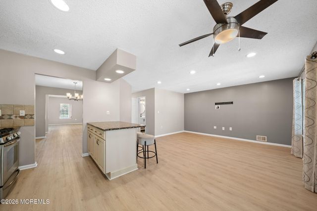 43 Sapphire Lane 418, Franklin, NJ 08823