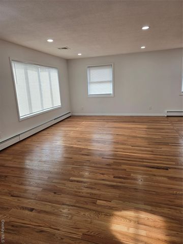 25 Johnson Place, Freeport, NY 11520