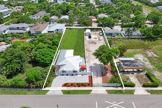 202 SE 4TH Street, Delray Beach, FL 33483