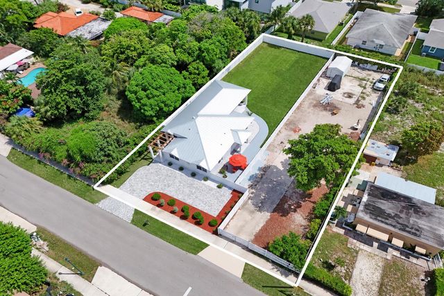 202 SE 4TH Street, Delray Beach, FL 33483