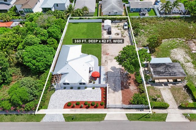 202 SE 4TH Street, Delray Beach, FL 33483