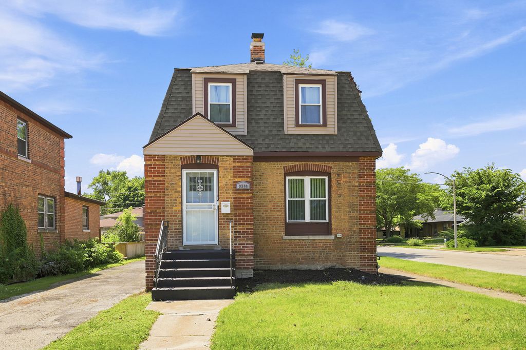 9300 S Francisco Avenue, Evergreen Park, IL 60805