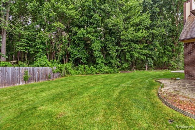48053 Mill Creek Court, New Baltimore, MI 48047