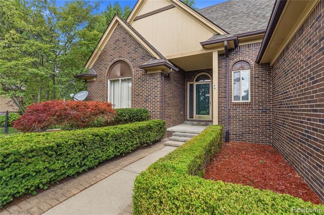 48053 Mill Creek Court, New Baltimore, MI 48047
