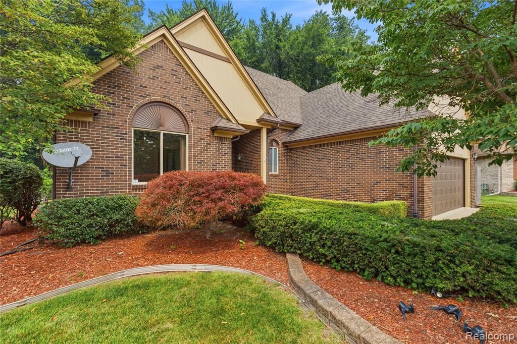 48053 Mill Creek Court, New Baltimore, MI 48047