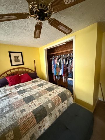 21 Freeman Ave, Webster, MA 01570