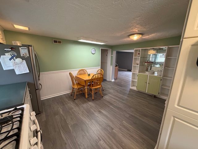 21 Freeman Ave, Webster, MA 01570
