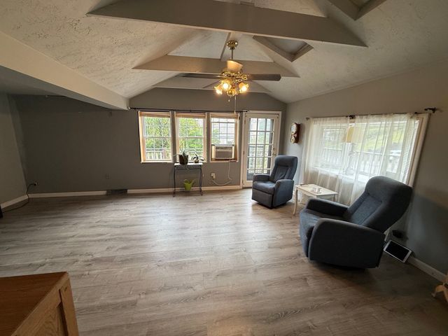 21 Freeman Ave, Webster, MA 01570