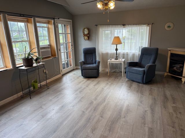 21 Freeman Ave, Webster, MA 01570