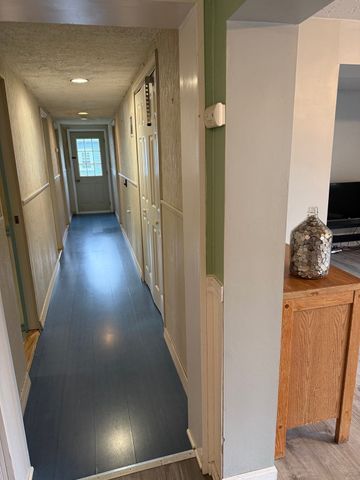 21 Freeman Ave, Webster, MA 01570