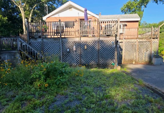 21 Freeman Ave, Webster, MA 01570