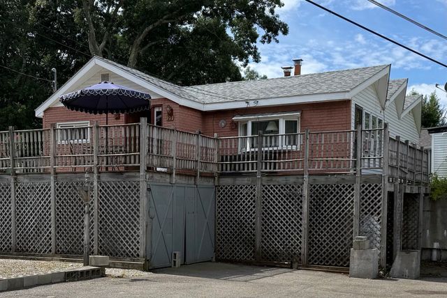 21 Freeman Ave, Webster, MA 01570