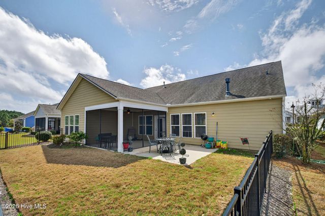 631 Lyrebird Avenue, Wilmington, NC 28412