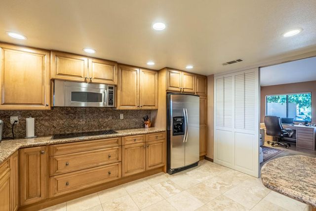 76185 Sweet Pea Way, Palm Desert, CA 92211