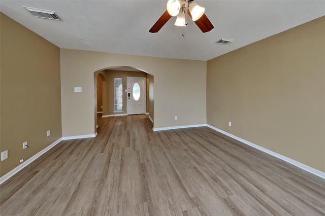 2807 Burgess Hill Court, Pearland, TX 77584