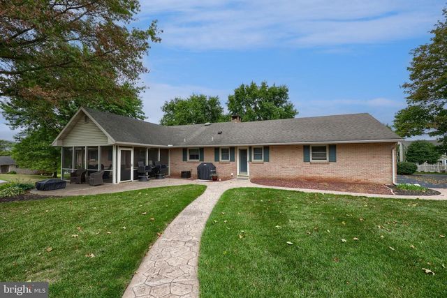 310 W LEXINGTON RD, Lititz, PA 17543