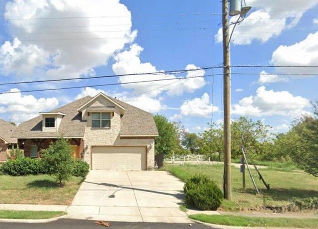 700 N Irving Heights Drive, Irving, TX 75061